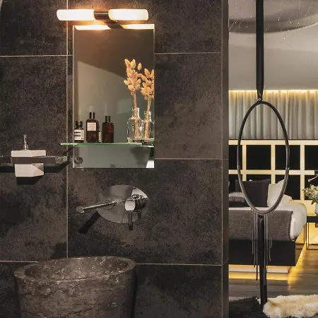 Legend Hotel Paris