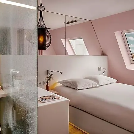 Legend Hotel Paris
