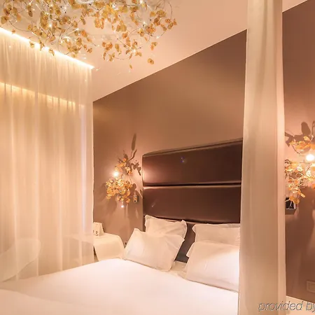 Legend Hotel Paris