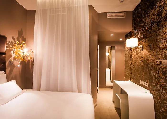 Legend Hotel 4*